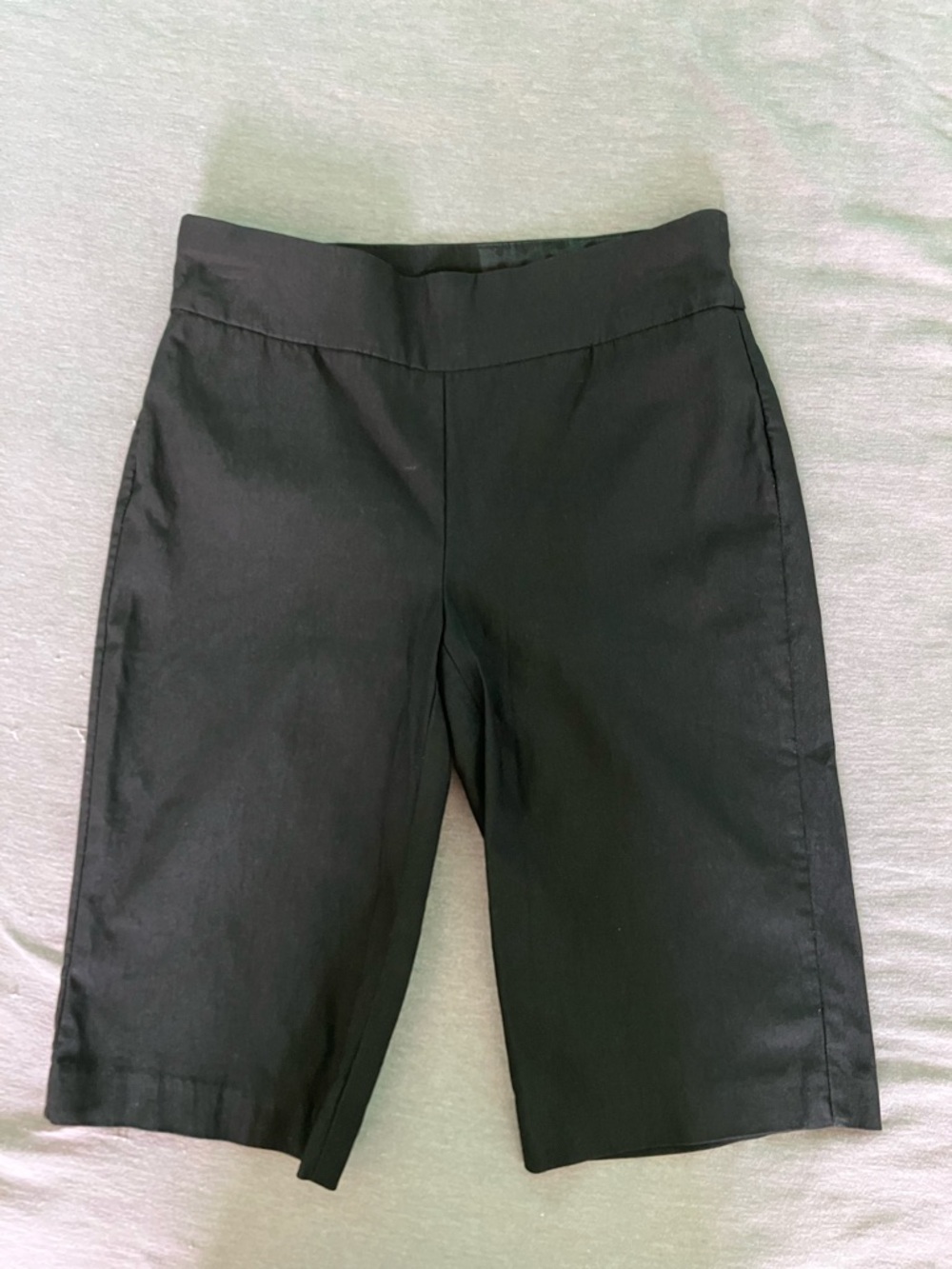 Chico's Black So Slimming Knee-Length Shorts